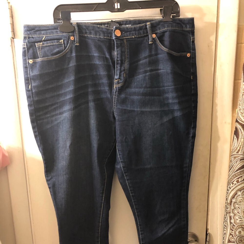 MOSSIMO CURVY SKINNY PREMIUM DENIM JEAN